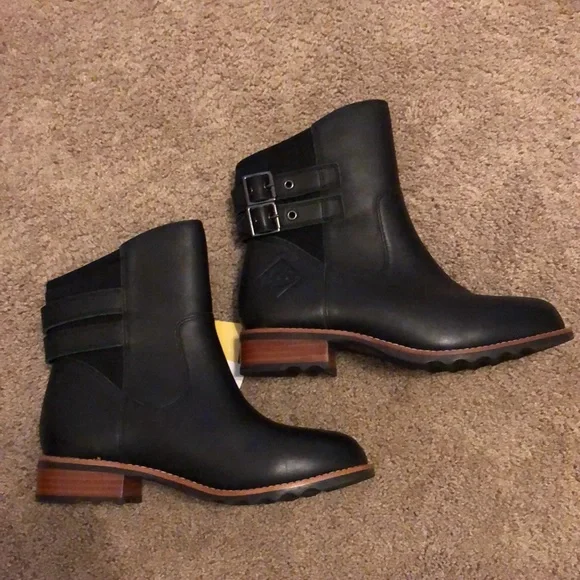 Muck Boots Liberty Ankle Waterproof Leather Boots - Picture 7 of 12